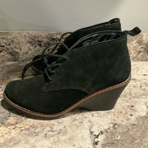 White Mountain Sz 9.5 M Lambert Black Suede Lace-Up Bootie Wedge Fashion Boot - Picture 5 of 9